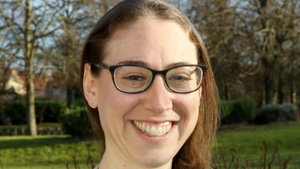 Head shot of Doctor Michelle Hills