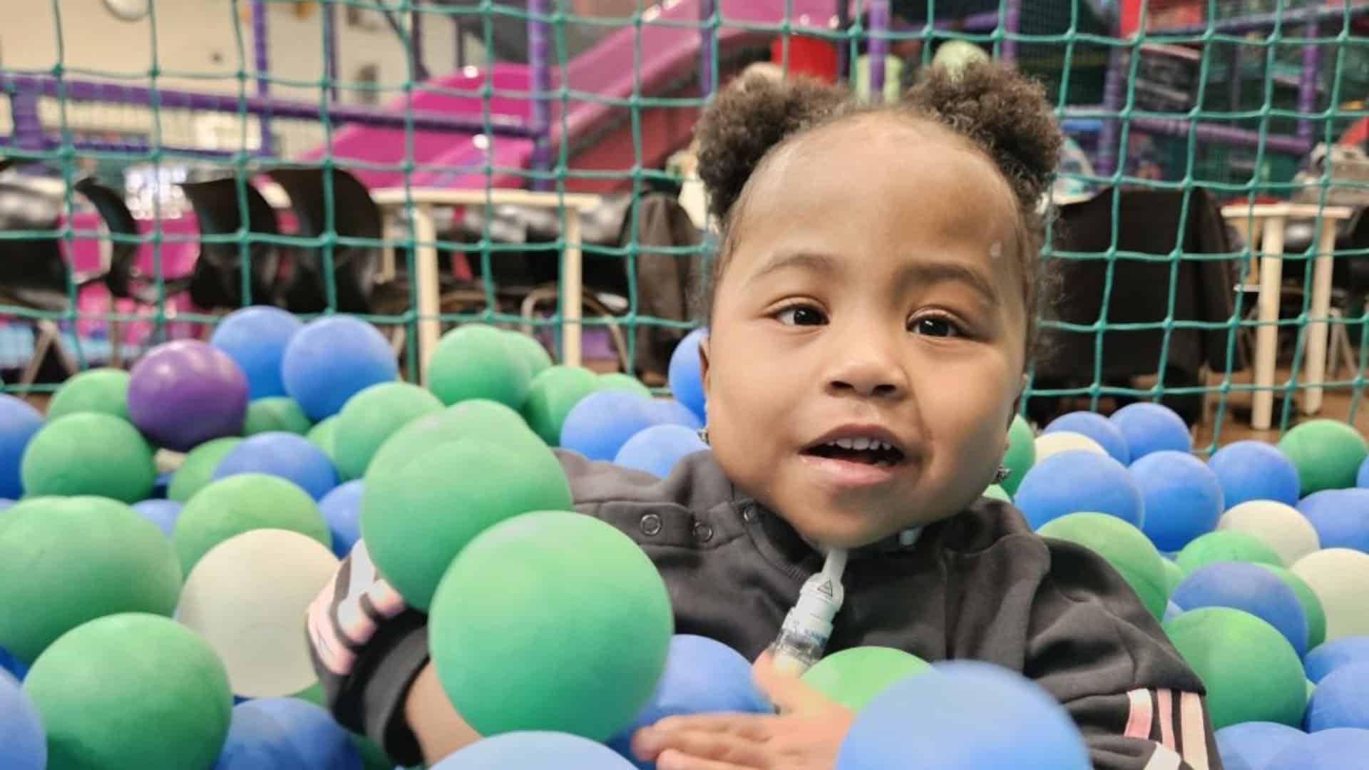 Kiki In A Ball Pool